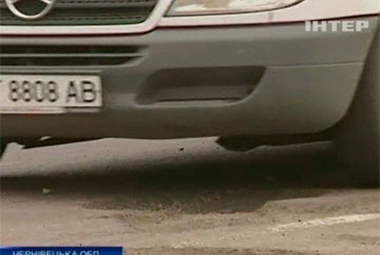 В Черновицкой области приостановили ремонт дорог из-за недостатка материалов