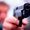 На Сумщине преступники с пистолетом ограбили ювелирный магазин