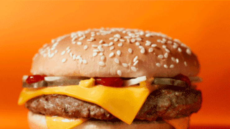 Гамбургер из McDonald's ничуть не испортился, пролежав 14 лет в кармане пальто