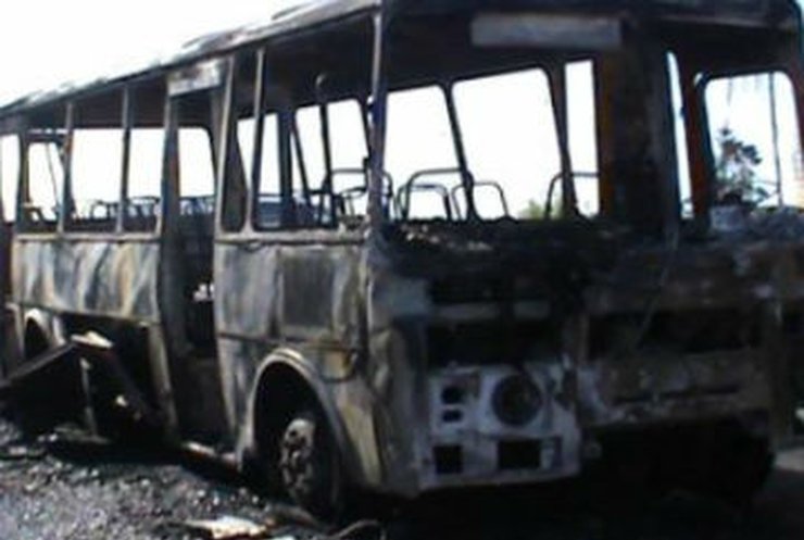 На трассе Киев-Чоп загорелся автобус с пассажирами