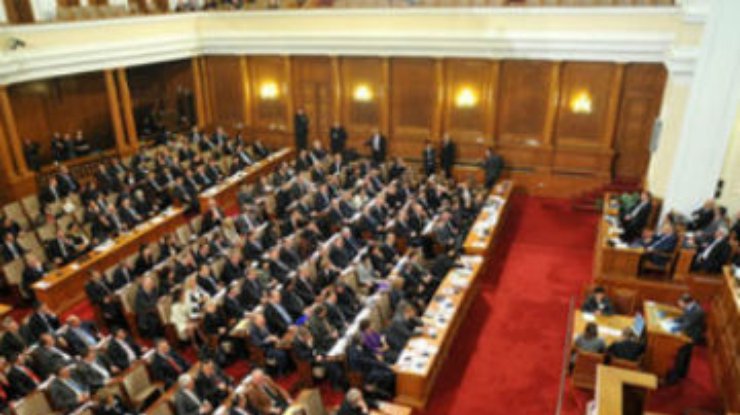 В Болгарии досрочно выбирают парламент