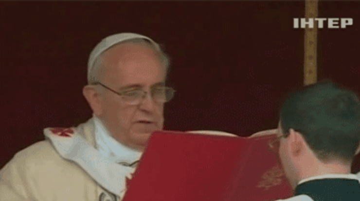 Папа римский Франциск установил рекорд, канонизировав 800 человек