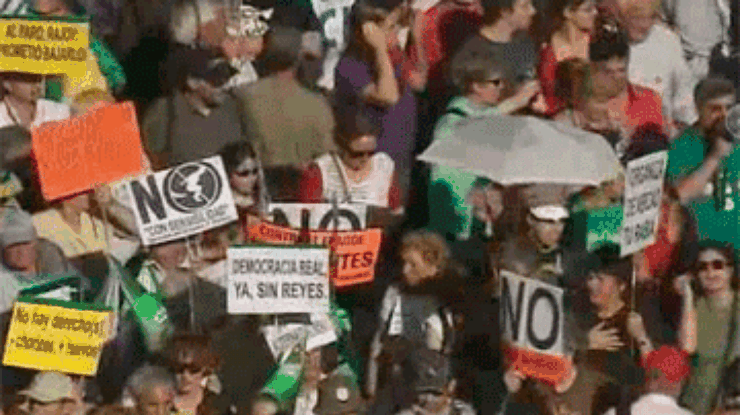 Испанцы массовыми акциями протеста отметили годовщину создания Indignados