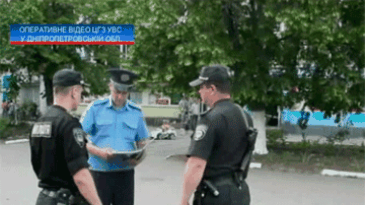 В Кривом Роге дебоширы с кулаками набросились на милицейский патруль
