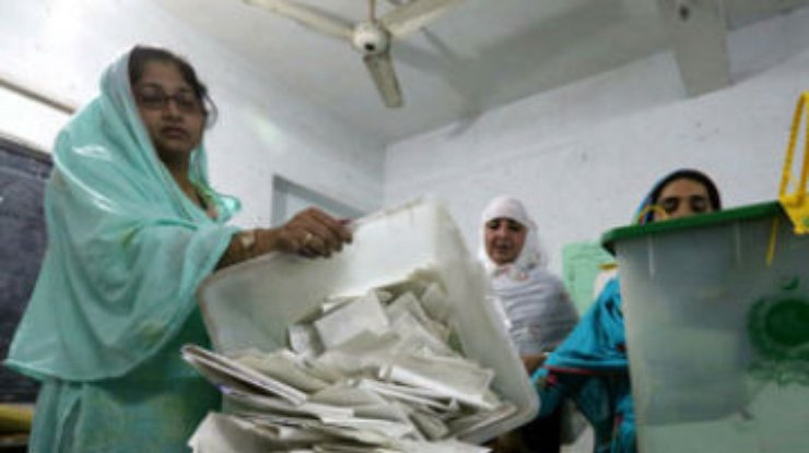 В Пакистане явка на выборах превысила 100%