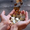 Политтехнолог: Януковичу пора на деле взяться за борьбу с бедностью