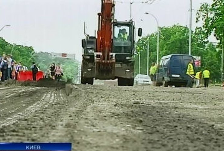 Киевавтодор начал усиленный ремонт дорог в центре столицы