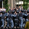 В центре Киева между оппозиционерами и "регионалами" начались потасовки (видео)