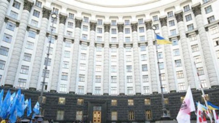 Борясь друг с другом, власть и оппозиция забыли об избирателе, - эксперт
