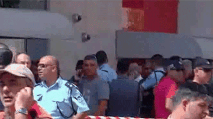 Стрельба в банке Израиля: Из-за неудачи с кредитом мужчина убил 4-х человек и себя