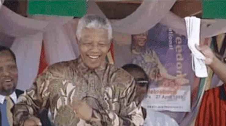 Дочки Манделы через суд требуют отлучить отца от денег
