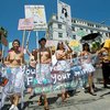 Женщинам официально разрешили ходить по Нью-Йорку с обнаженной грудью