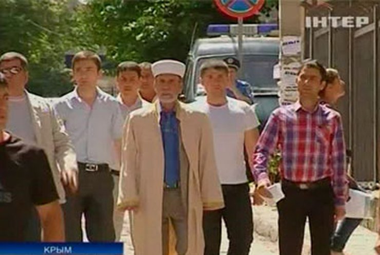 Крымские татары снова требовали отозвать консула РФ в Крыму