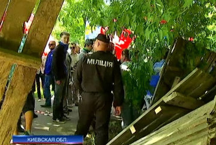 Пытавшихся отстоять парк броварчан избили