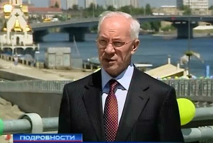 Киевлянам на День города подарили эстакаду на Почтовой площади