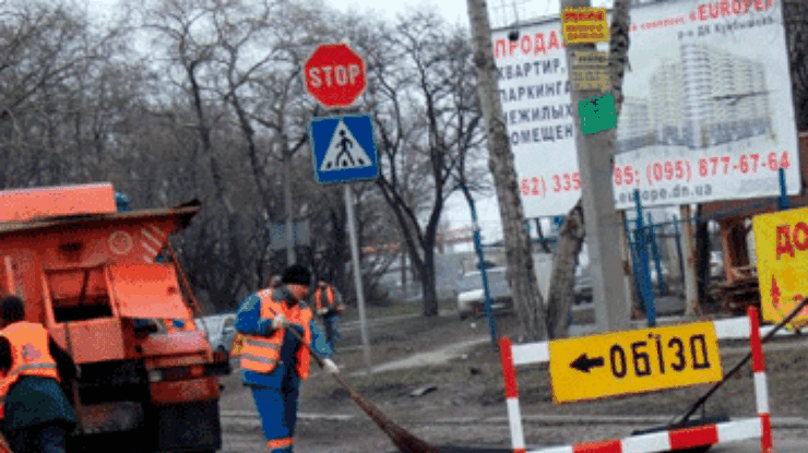 В Кабмине назвали пять источников финансирования ремонта дорог в Украине