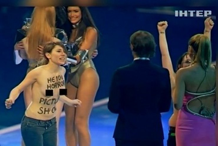 Две активистки Femen попытались сорвать немецкое реалити-шоу