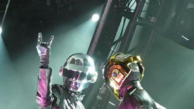 Daft Punk продолжают удерживать лидерство в чартах