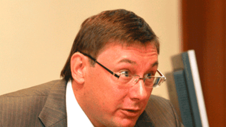 Известия: Оппозиционер Луценко намерен строить "Третью республику"