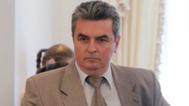 От Украины требуют срочно восстановить в должности уволенного судью ВС