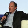 Создатель интернета критикует США за слежение в Сети