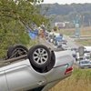 В Харьковской области автомобиль упал в кювет: 7 человек пострадали, 1 погиб