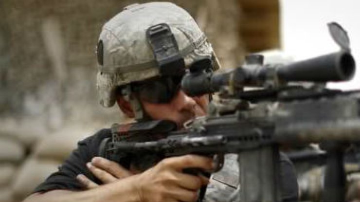 На военной базе США служащий стрелял в женщину