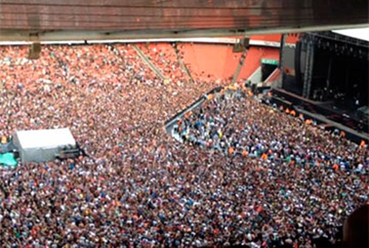 60 тысяч зрителей, ожидавших концерт Green Day, спели хором хит Queen "Bohemian Rhapsody"