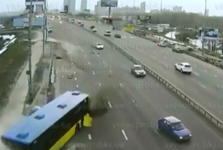 Опубликована подборка самых громких ДТП Киева (видео)
