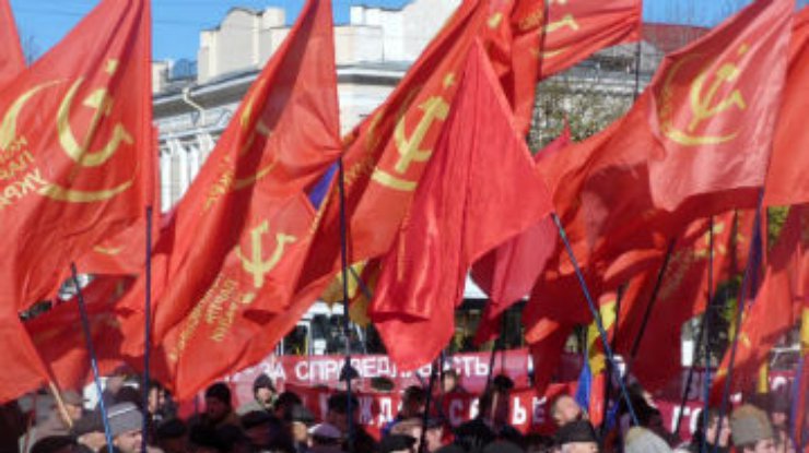 Львовский суд отменил запрет на советскую символику 9 мая