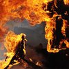 На трассе Киев-Чоп загорелся грузовик с химикатами