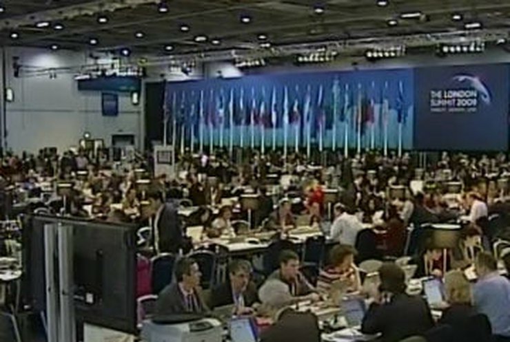 Спецслужбы США на саммите G20 пытались прослушивать телефоны Медведева