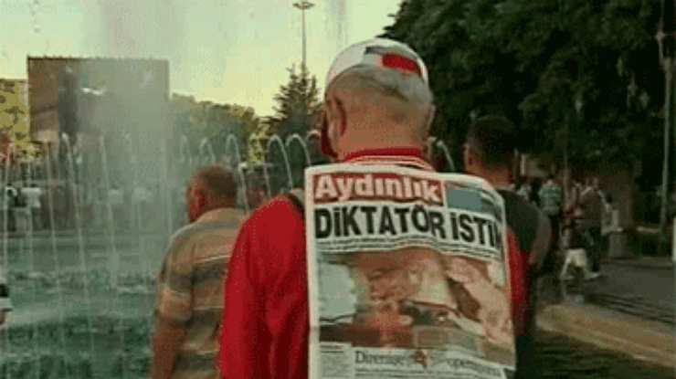 Демонстранты в Турции выходят на "молчаливые" протесты