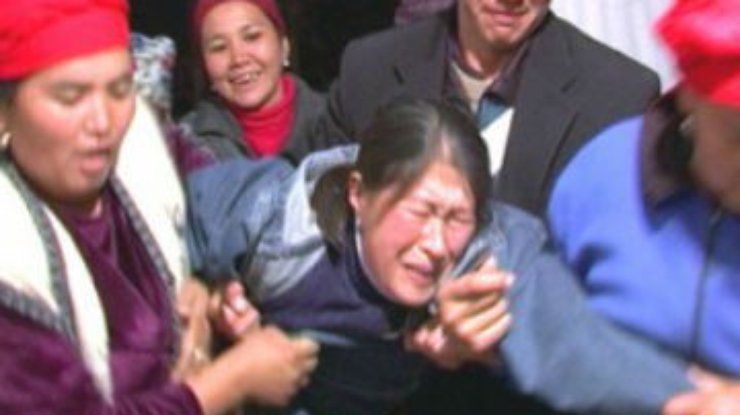 С согласия властей в Кыргызстана ежегодно похищают до 12 тысяч невест
