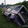 На Тернопольщине рейсовый автобус с пасажирами вылетел с дороги