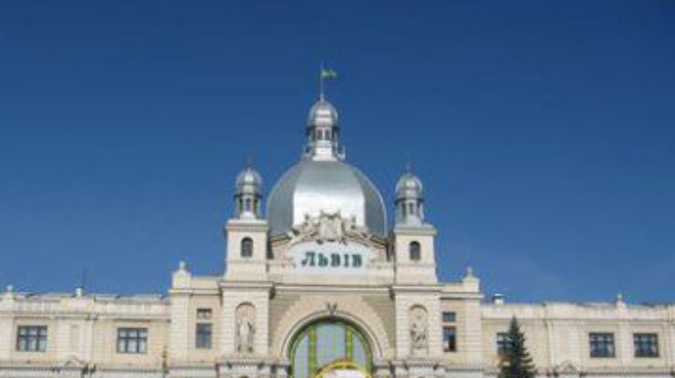 Львовский вокзал "заминировали"