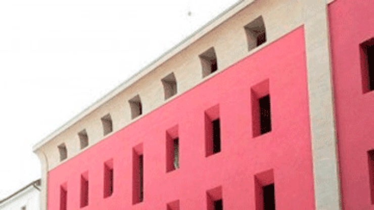 В Италии гостиницу оштрафовали за "слишком розовый" оттенок дома