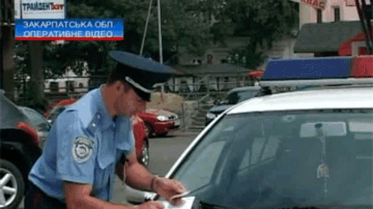 В Ужгороде ГАИ устроило облаву на владельцев неправильно припаркованных авто