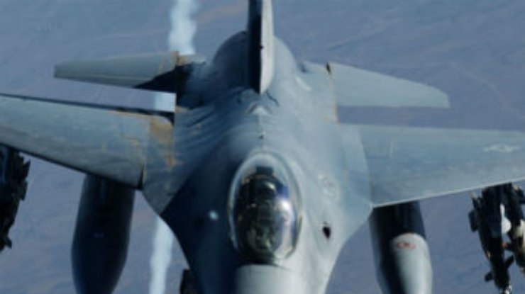 В США потерпел крушение истребитель F-16