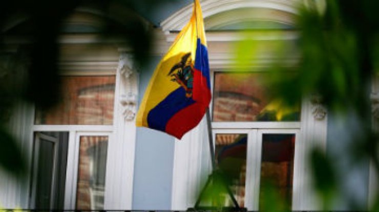 Эквадор отказался от таможенных льгот США ради Сноудена