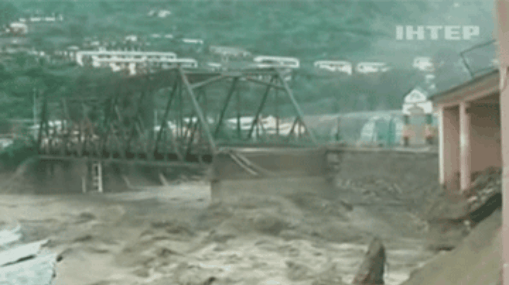 Индийская армия борется с последствиями наводнений
