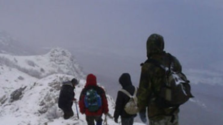 Двое украинских альпинистов еще остаются в Пакистане, - МИД