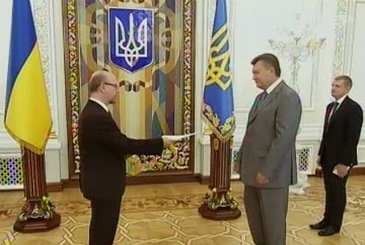 Виктор Янукович принял верительные грамоты новых 19 послов