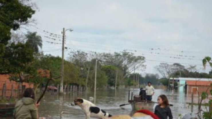 Чрезвычайное положение в Парагвае из-за наводнений: 15 тысяч семей эвакуированы