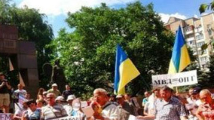 Врадиевские протестующие пешком идут в Киев требовать отставки Захарченко