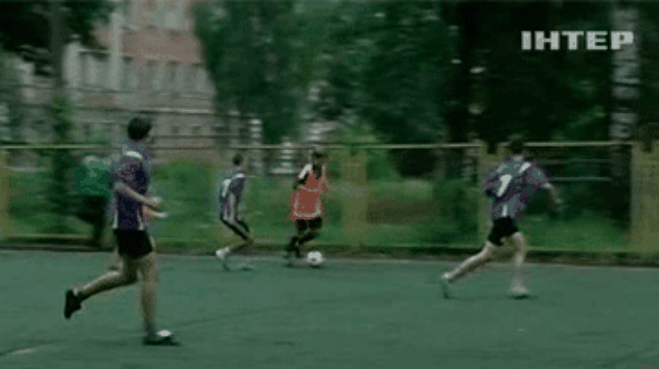 Житомирские школьники играют в футбол за билеты на матч Лиги Европы