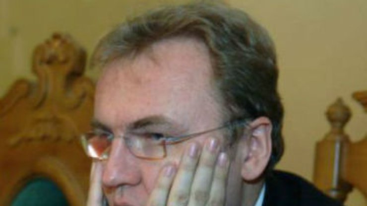 На мэра Львова напали дважды за вечер