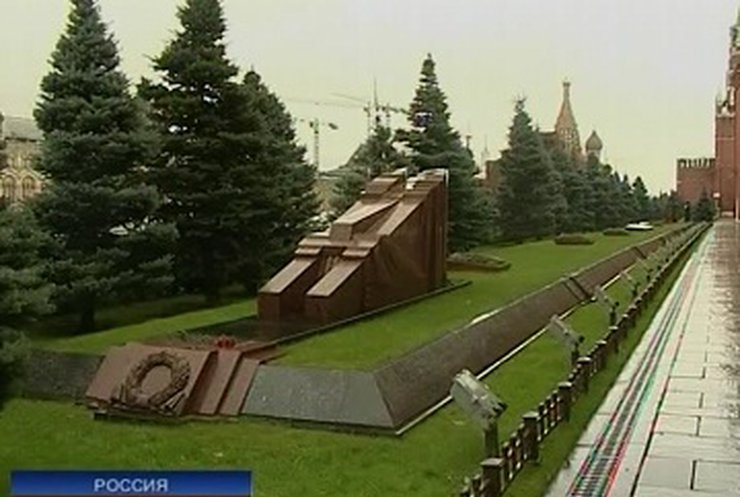 В России предлагают перенести все могилы и захоронения с Красной площади