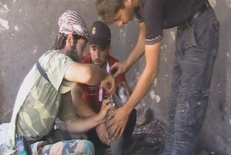Наемные инструкторы учат сирийских повстанцев обстреливать города