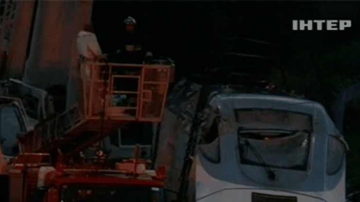 Испанская полиция допрашивает машиниста разбившегося поезда